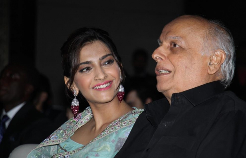 Sonam Kapoor accepts an award on behalf of Neerja Bhanot