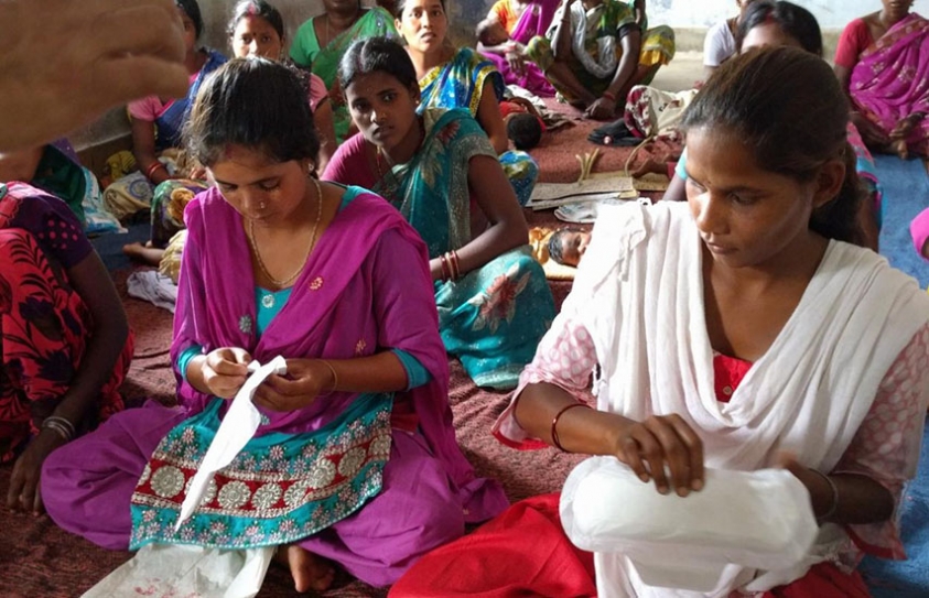 Saathi: Healthcare Startup Makes Biodegradable Pads From Banana Fibre