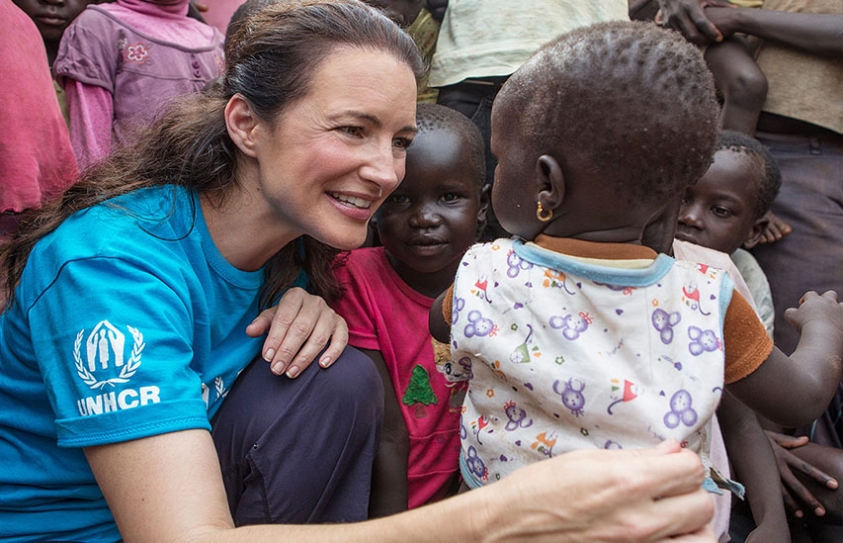 Kristin Davis Launches CrowdRise Campaign For Refugees 