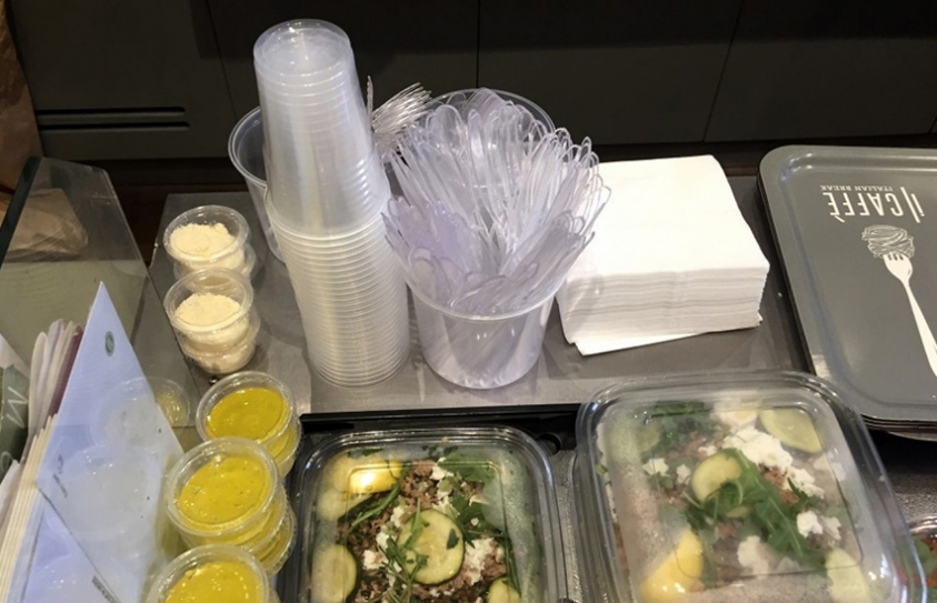 France Becomes The First Country To Ban Plastic Plates And Cutlery 