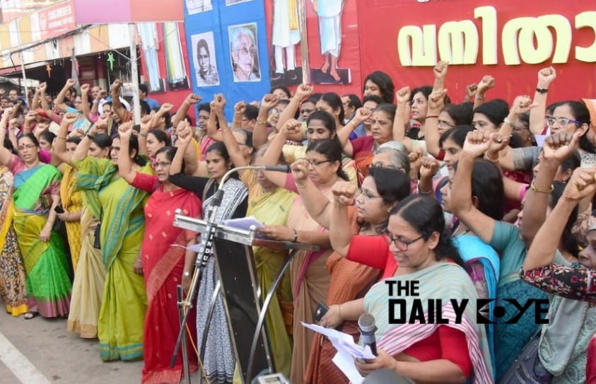 Women form 380-mile Human Chain to demonstrate support for Gender Equality